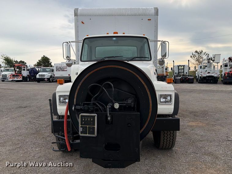 image for item FW3514 1996 Ford L8000 box truck