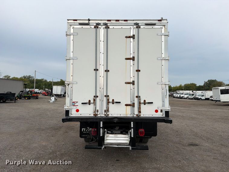 image for item FW3514 1996 Ford L8000 box truck