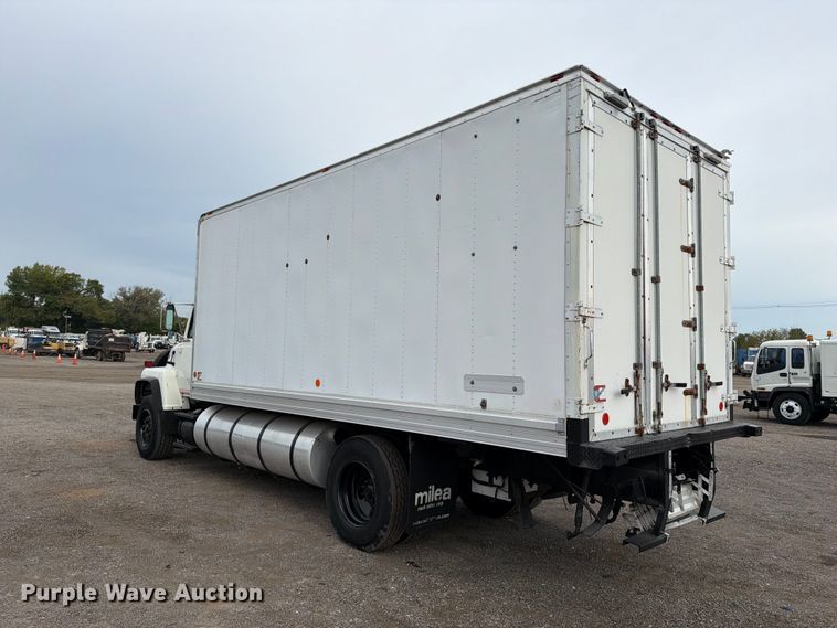 image for item FW3514 1996 Ford L8000 box truck