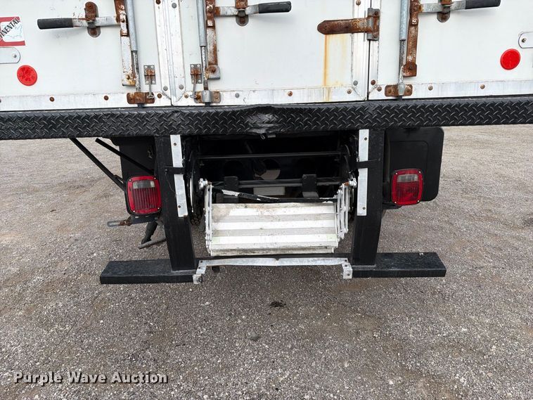 image for item FW3514 1996 Ford L8000 box truck