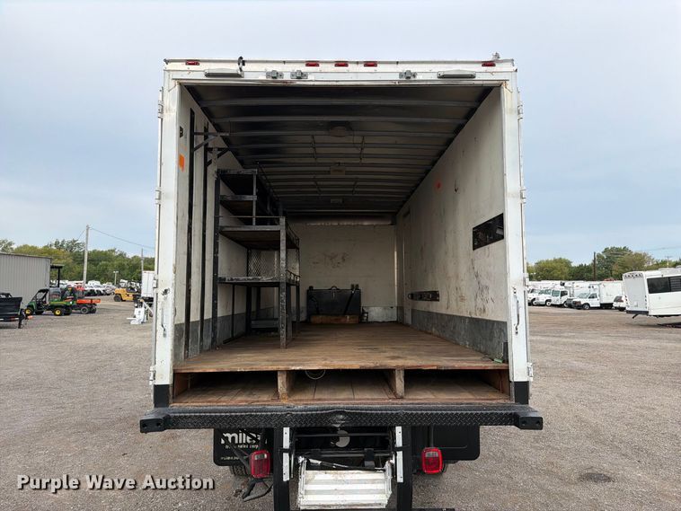 image for item FW3514 1996 Ford L8000 box truck