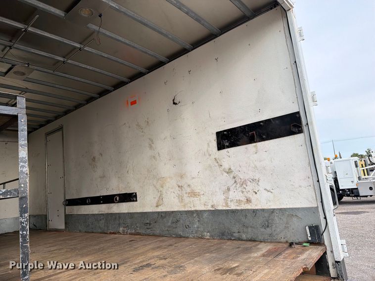 image for item FW3514 1996 Ford L8000 box truck