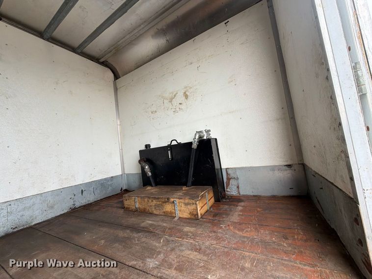 image for item FW3514 1996 Ford L8000 box truck