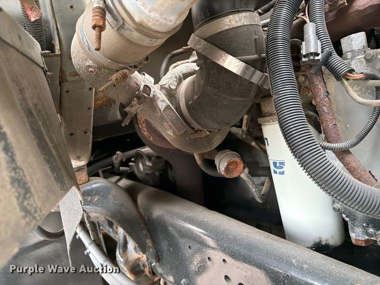 image for item FW3514 1996 Ford L8000 box truck