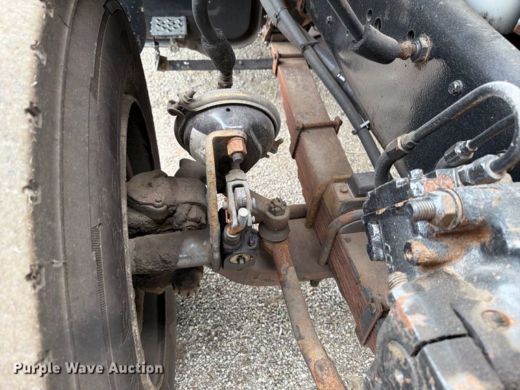 image for item FW3514 1996 Ford L8000 box truck