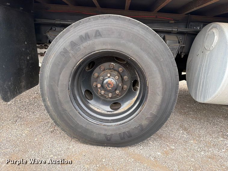 image for item FW3514 1996 Ford L8000 box truck