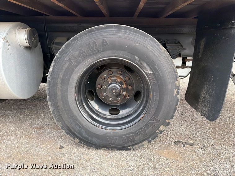 image for item FW3514 1996 Ford L8000 box truck