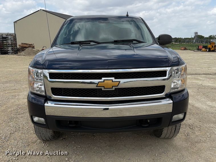 image for item NA9517 2010 Chevrolet Silverado 1500 pickup truck