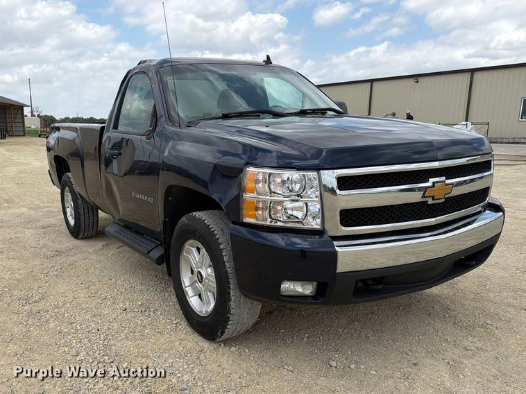 image for item NA9517 2010 Chevrolet Silverado 1500 pickup truck