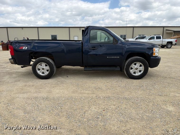 image for item NA9517 2010 Chevrolet Silverado 1500 pickup truck