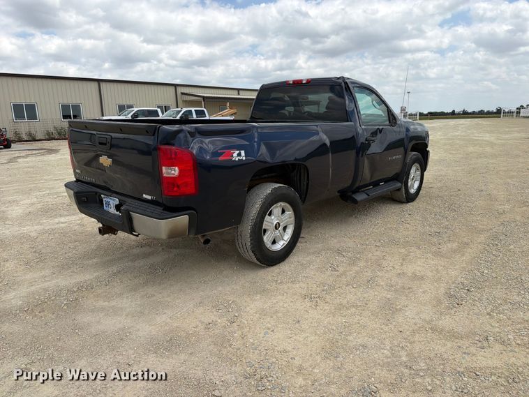 image for item NA9517 2010 Chevrolet Silverado 1500 pickup truck