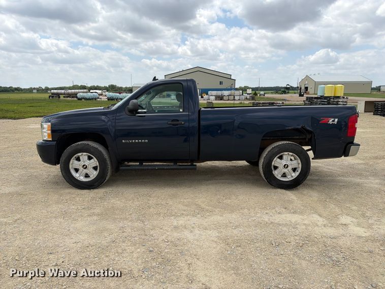 image for item NA9517 2010 Chevrolet Silverado 1500 pickup truck