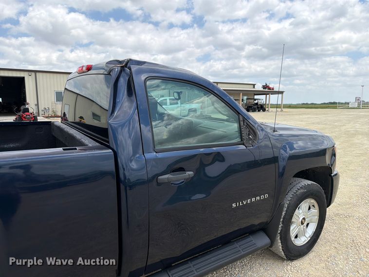 image for item NA9517 2010 Chevrolet Silverado 1500 pickup truck