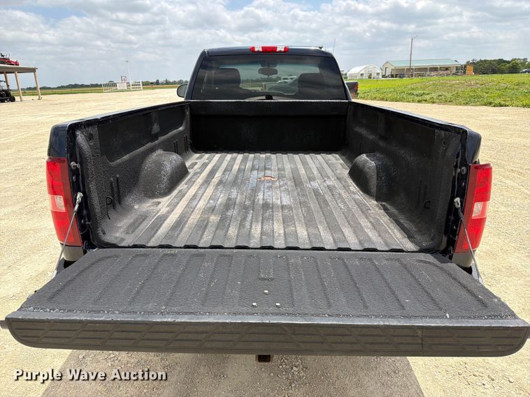 image for item NA9517 2010 Chevrolet Silverado 1500 pickup truck