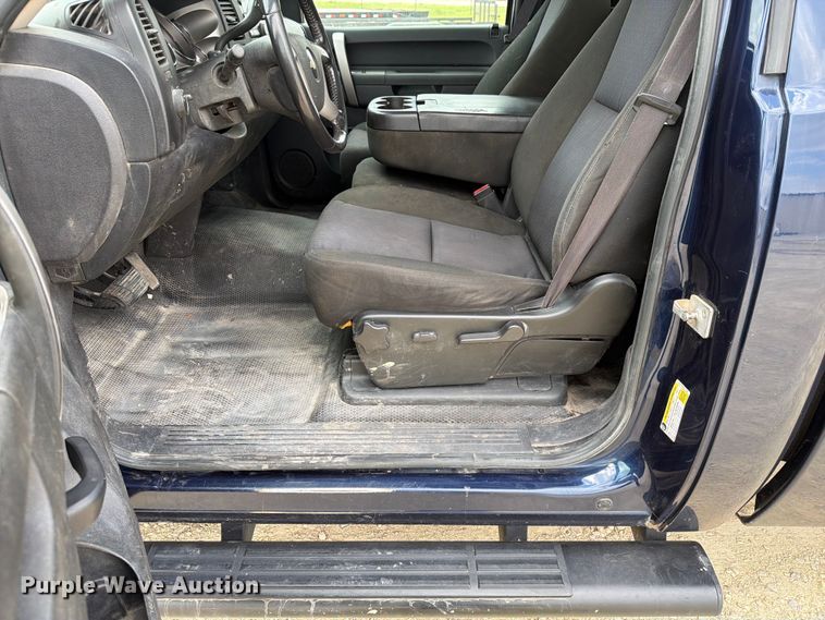 image for item NA9517 2010 Chevrolet Silverado 1500 pickup truck