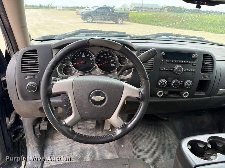 image for item NA9517 2010 Chevrolet Silverado 1500 pickup truck