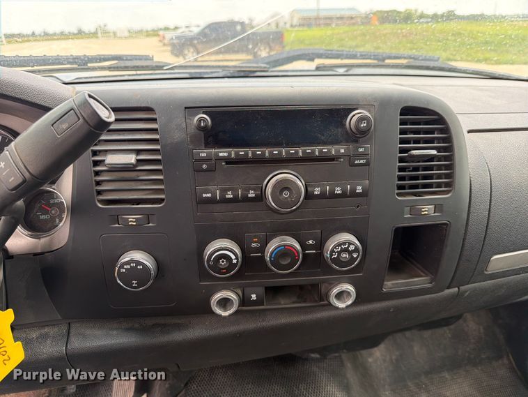 image for item NA9517 2010 Chevrolet Silverado 1500 pickup truck