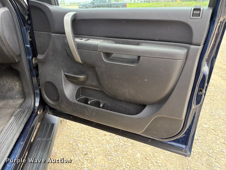image for item NA9517 2010 Chevrolet Silverado 1500 pickup truck