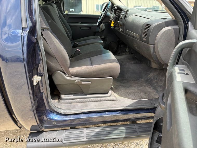 image for item NA9517 2010 Chevrolet Silverado 1500 pickup truck