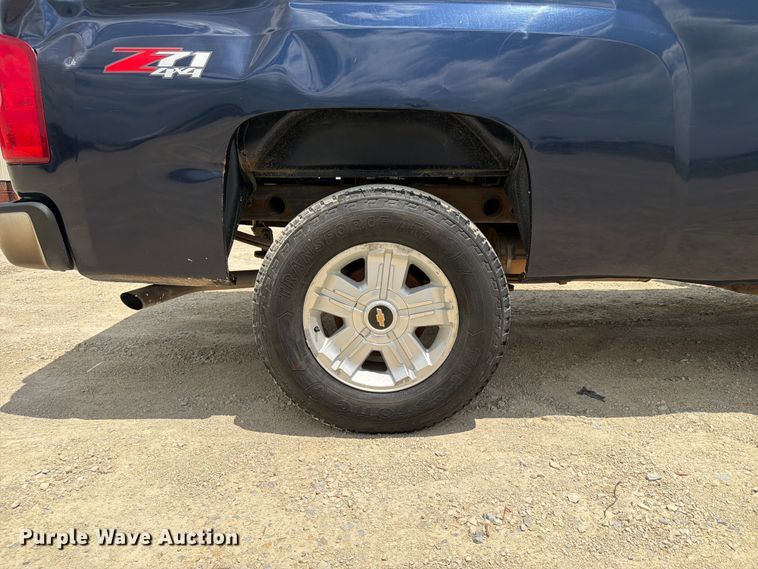 image for item NA9517 2010 Chevrolet Silverado 1500 pickup truck
