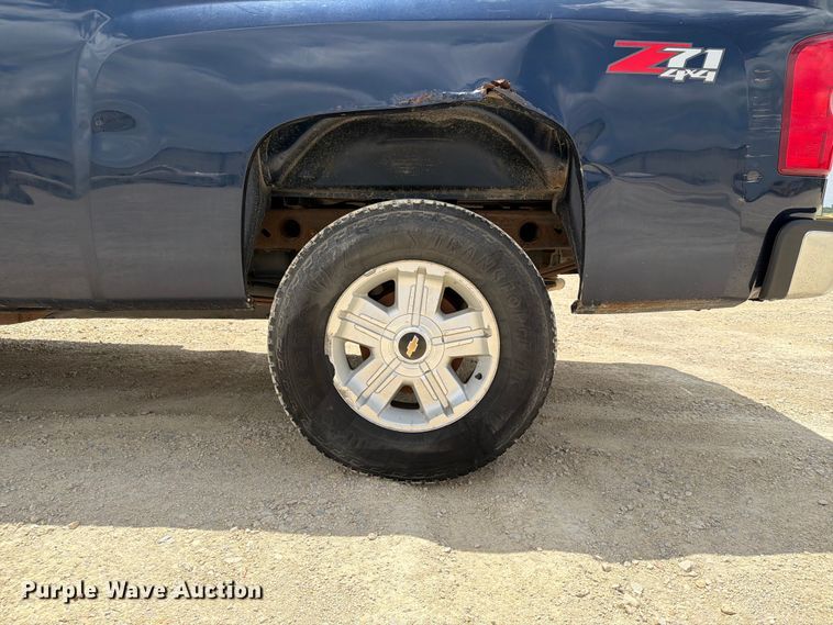 image for item NA9517 2010 Chevrolet Silverado 1500 pickup truck