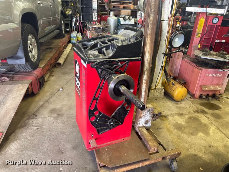image for item ND9554 2017 Rotary VSB222H wheel balancer