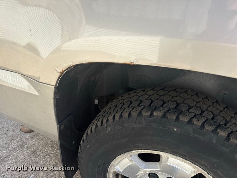 image for item ND9555 2009 Chevrolet Suburban SUV