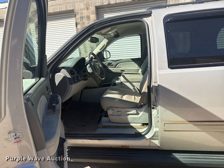 image for item ND9555 2009 Chevrolet Suburban SUV