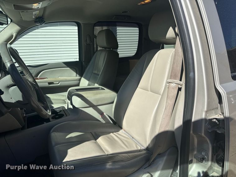 image for item ND9555 2009 Chevrolet Suburban SUV