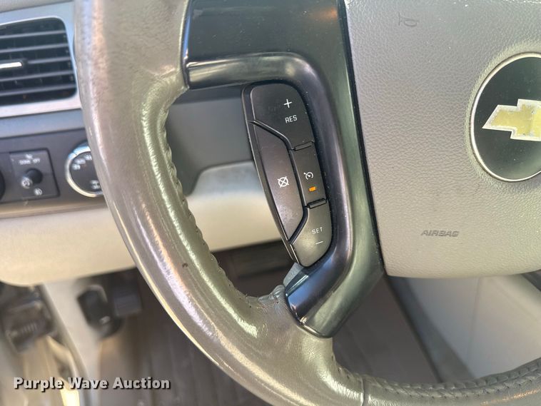 image for item ND9555 2009 Chevrolet Suburban SUV
