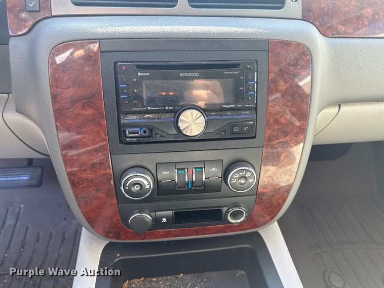 image for item ND9555 2009 Chevrolet Suburban SUV
