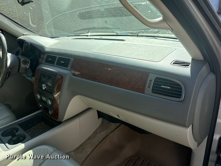 image for item ND9555 2009 Chevrolet Suburban SUV