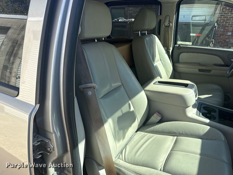 image for item ND9555 2009 Chevrolet Suburban SUV