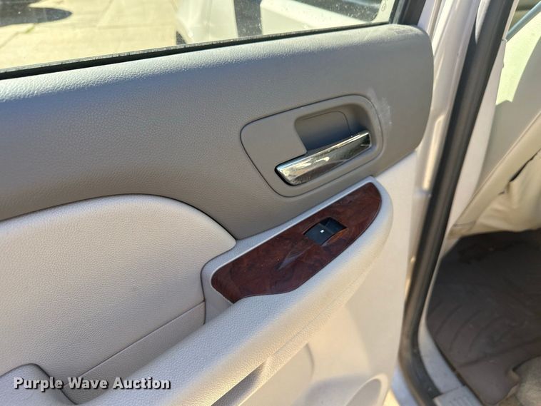 image for item ND9555 2009 Chevrolet Suburban SUV