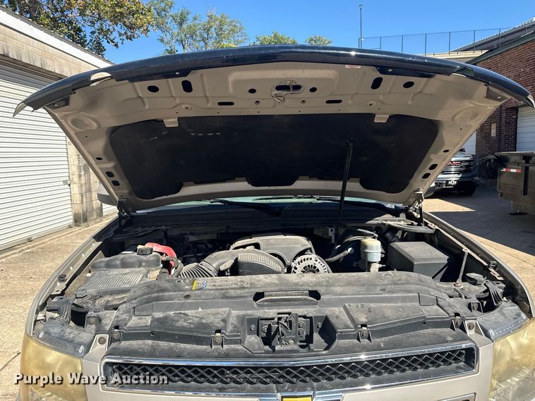 image for item ND9555 2009 Chevrolet Suburban SUV
