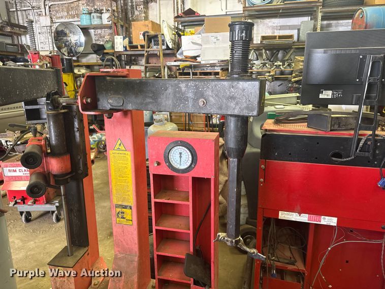 image for item ND9557 2010 Launch TWC-581LMB tire changer