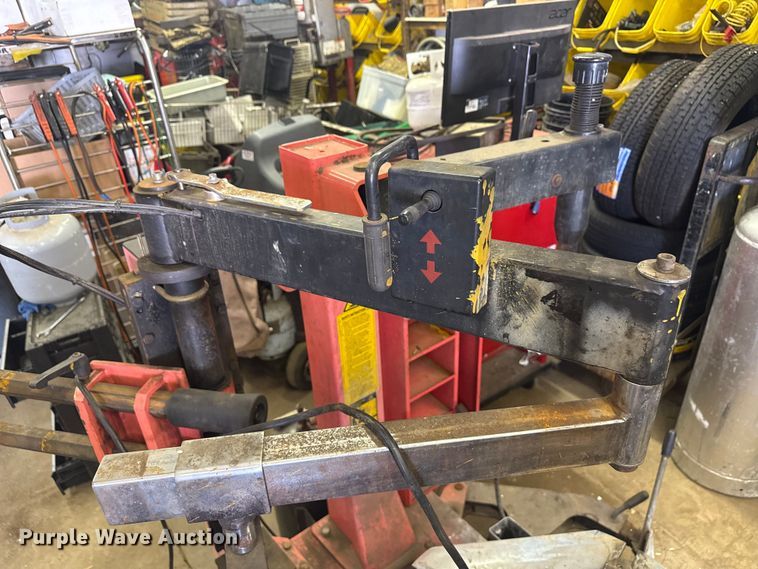 image for item ND9557 2010 Launch TWC-581LMB tire changer