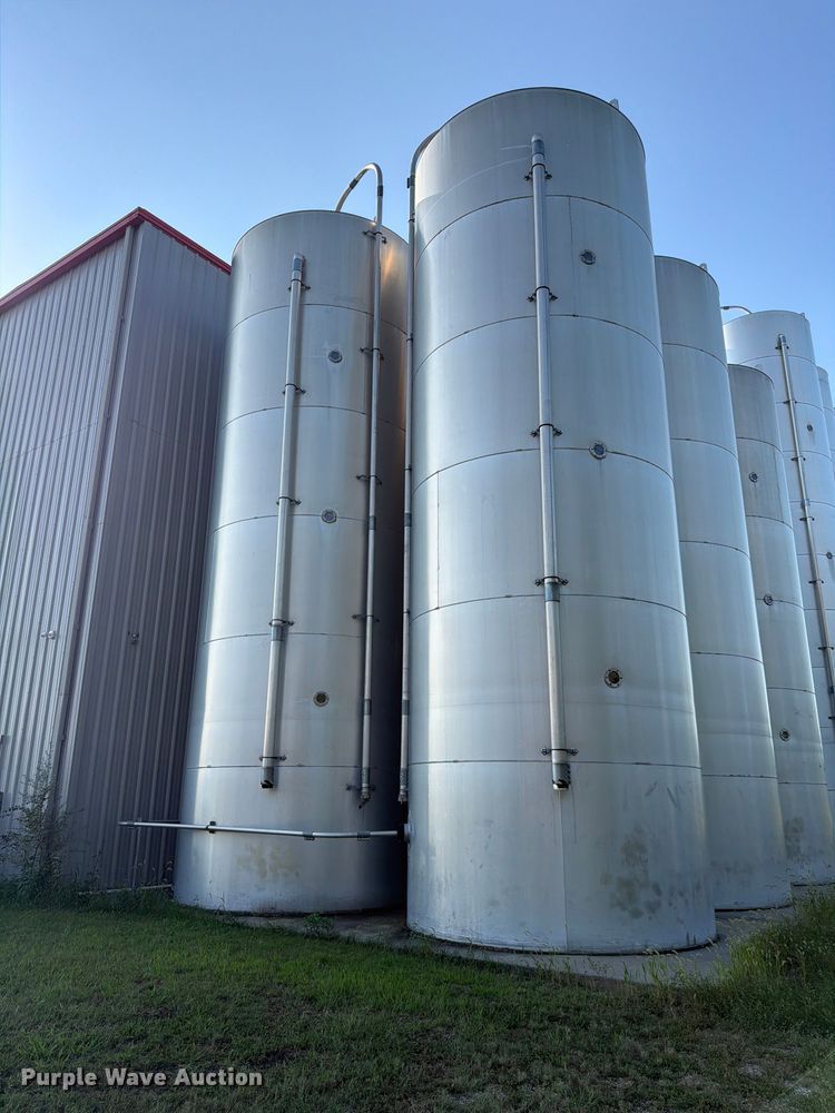 (2) Columbian TecTank silos