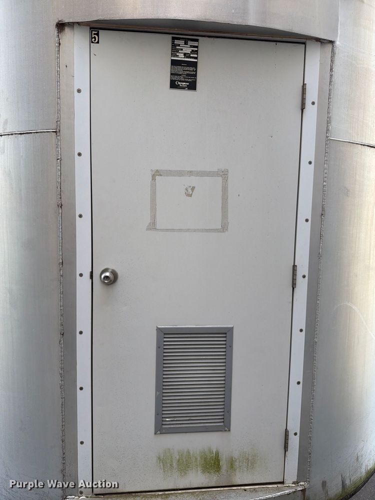 image for item NF9526 (2) Columbian TecTank silos