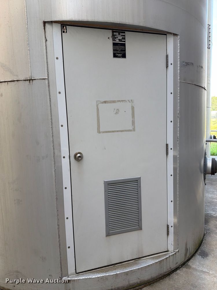 image for item NF9527 (2) Columbian TecTank silos