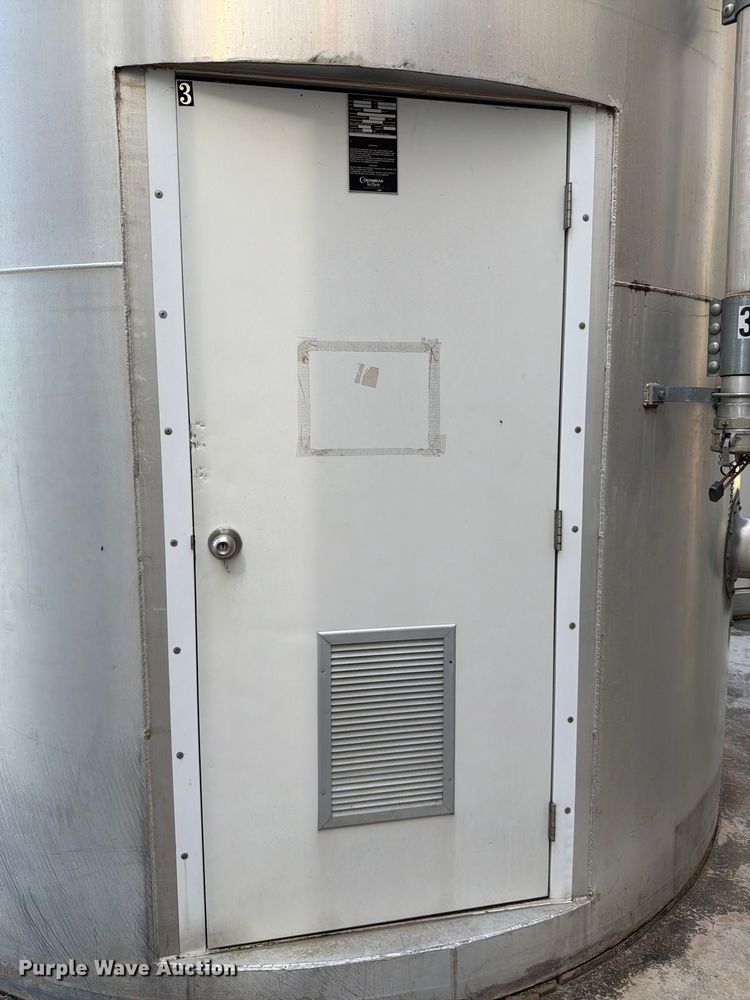 image for item NF9527 (2) Columbian TecTank silos