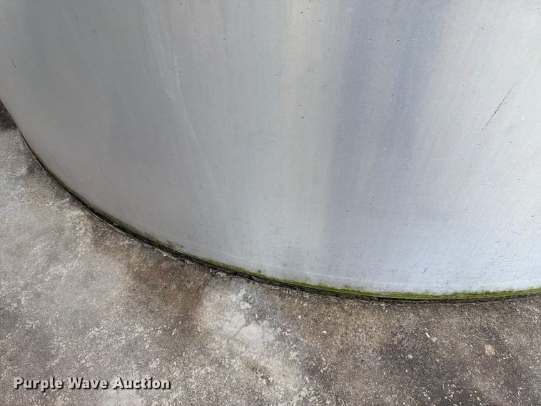image for item NF9527 (2) Columbian TecTank silos