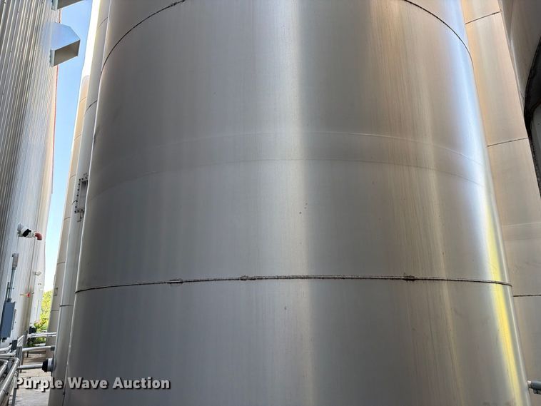 image for item NF9527 (2) Columbian TecTank silos