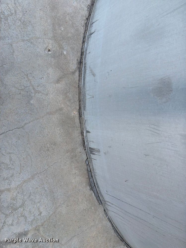 image for item NF9528 (2) Columbian TecTank silos