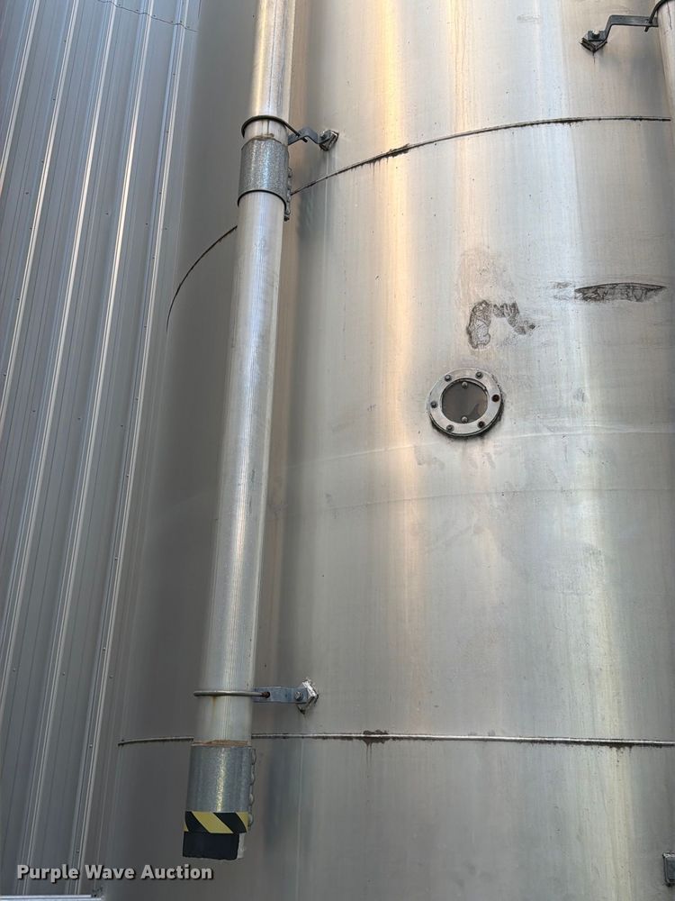 image for item NF9528 (2) Columbian TecTank silos