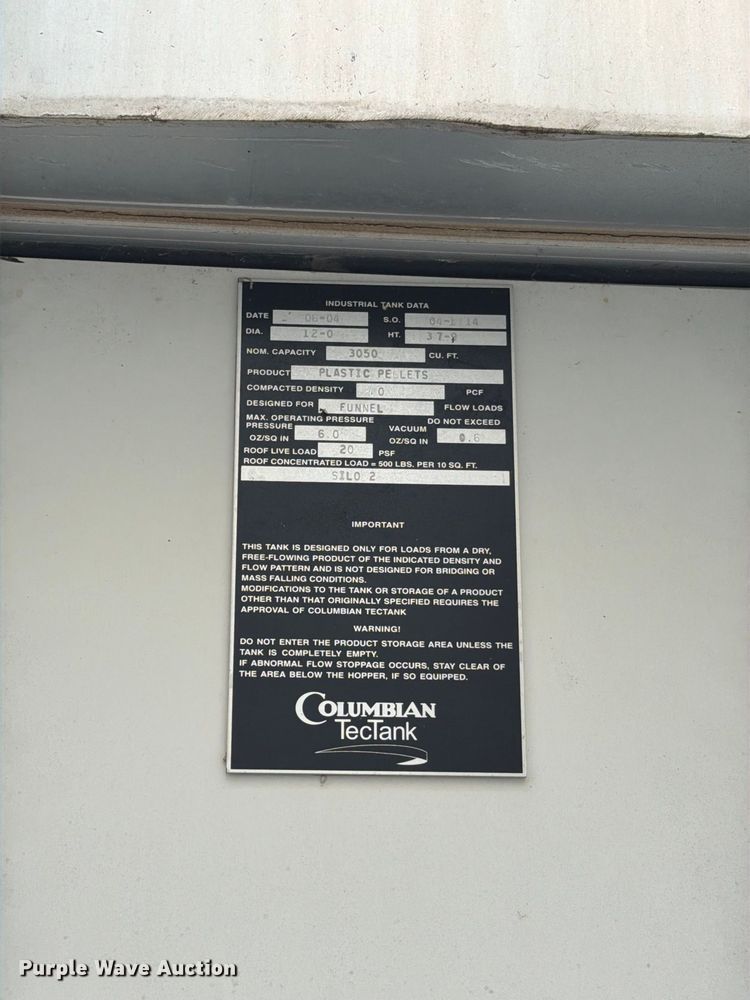 image for item NF9528 (2) Columbian TecTank silos