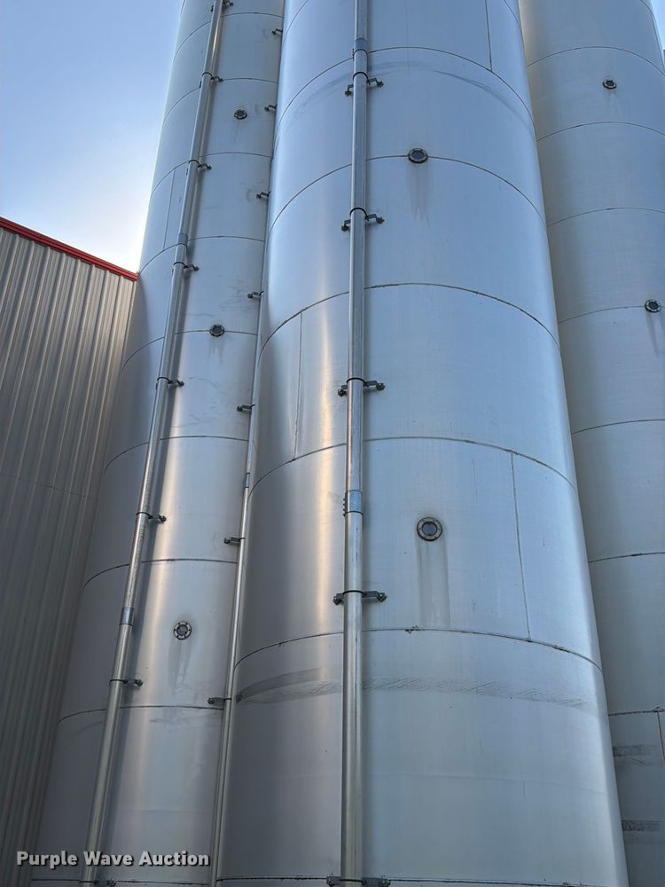 image for item NF9529 (2) CST Storage silos