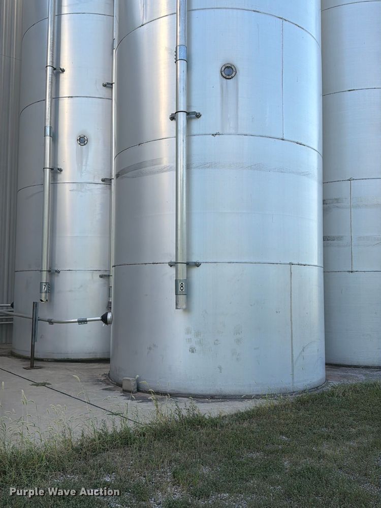 image for item NF9529 (2) CST Storage silos
