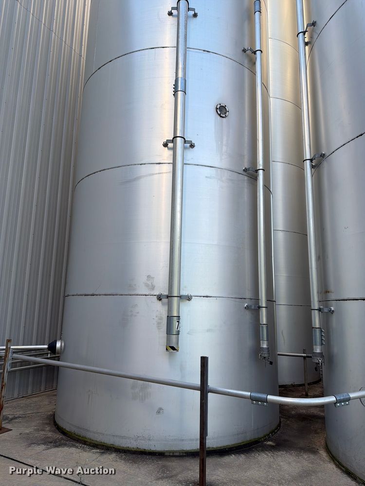 image for item NF9529 (2) CST Storage silos