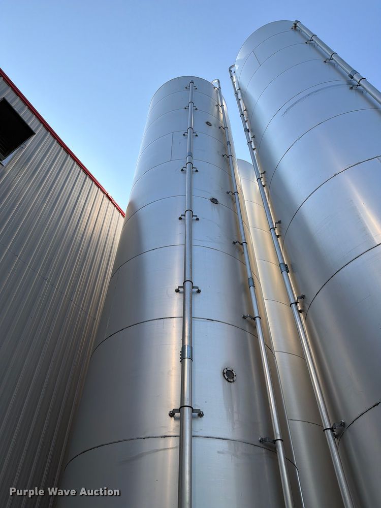 image for item NF9529 (2) CST Storage silos